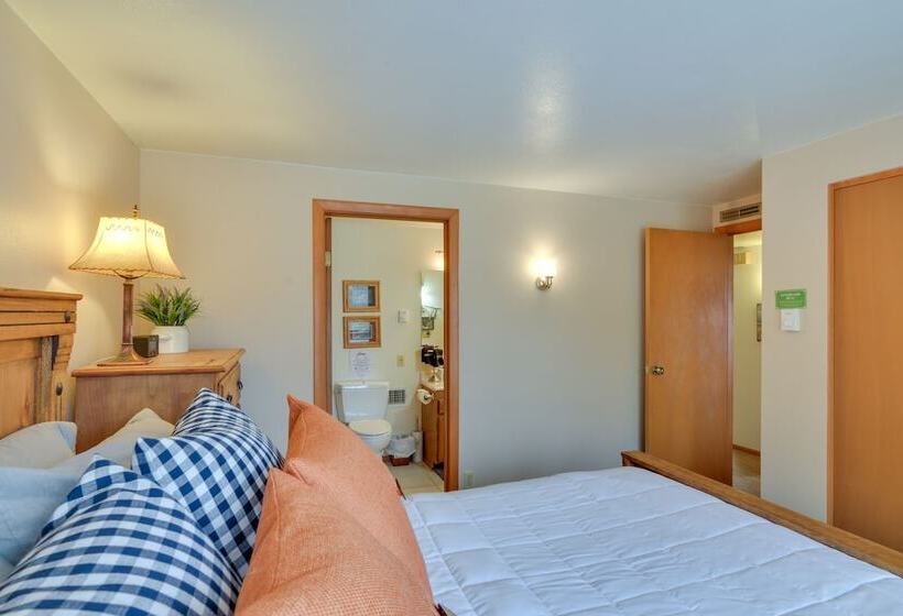 Ranch Style Retreat In Downtown Buena Vista!