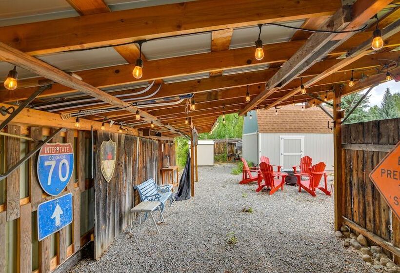 Ranch Style Retreat In Downtown Buena Vista!