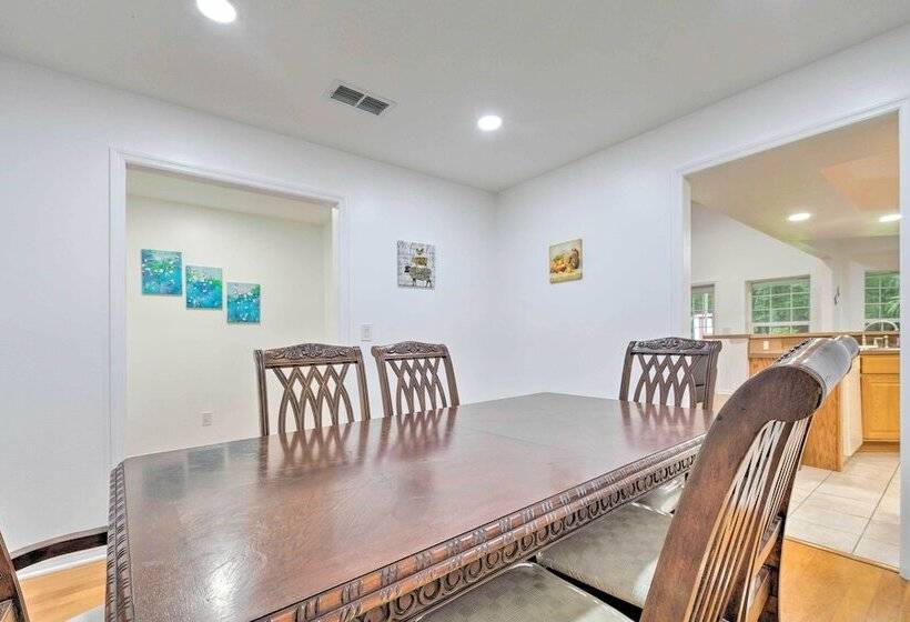 Brooksville Home W/ Lanai ~ 15 Min To Downtown!