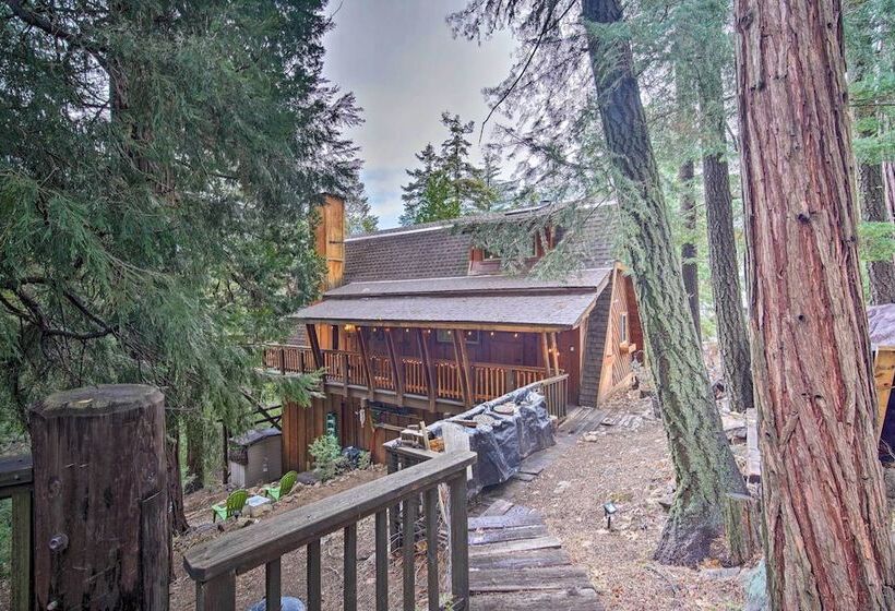Cabin Vacation Rental: 4 Mi To Lake Arrowhead