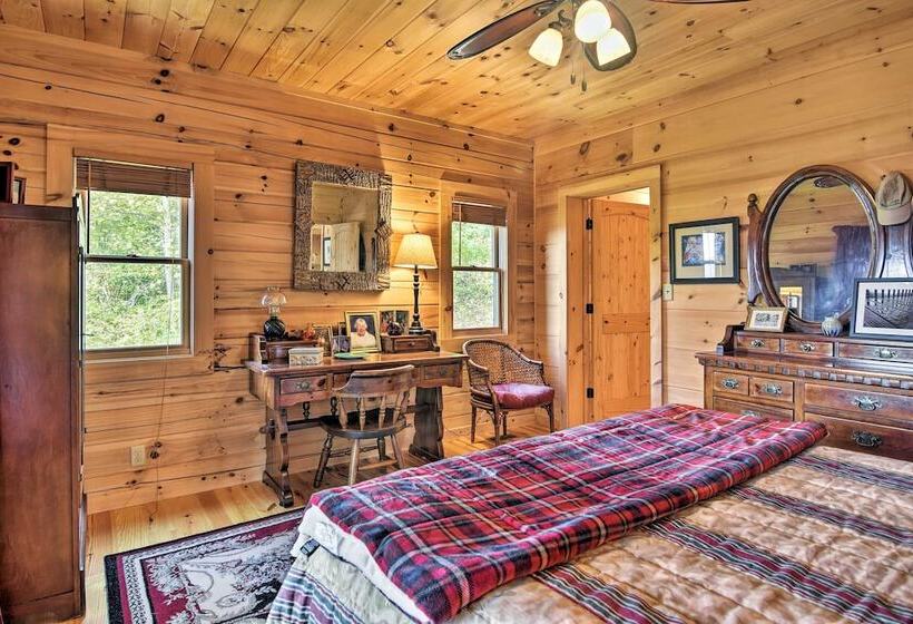 Cabin W/ Bbq + Games   Walk To Blue Ridge Parkway!