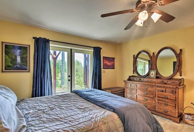 Cabin W/ Bbq + Games   Walk To Blue Ridge Parkway!