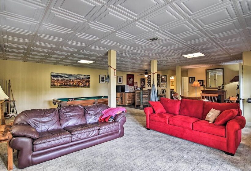 Cabin W/ Bbq + Games   Walk To Blue Ridge Parkway!