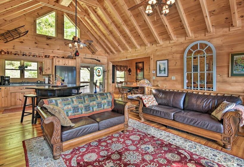 Cabin W/ Bbq + Games   Walk To Blue Ridge Parkway!