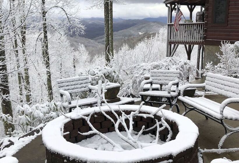 Cabin W/ Bbq + Games   Walk To Blue Ridge Parkway!