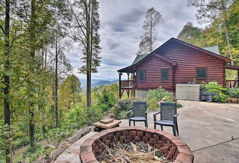 Cabin W/ Bbq + Games   Walk To Blue Ridge Parkway!