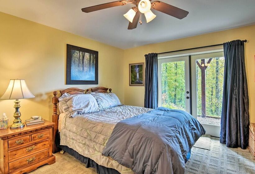 Cabin W/ Bbq + Games   Walk To Blue Ridge Parkway!