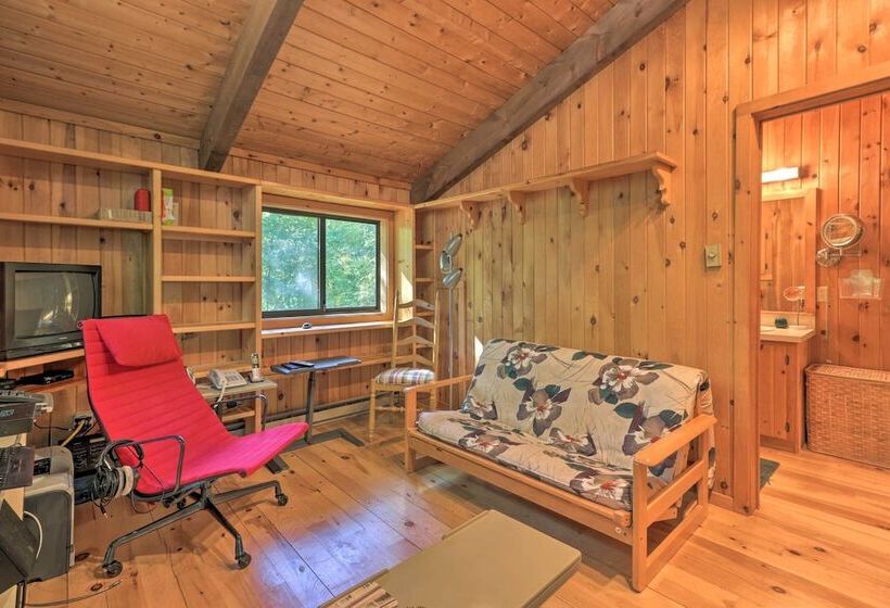 Cabin W/ 3 Acres, Tennis Courts: By 4 Ski Mtns