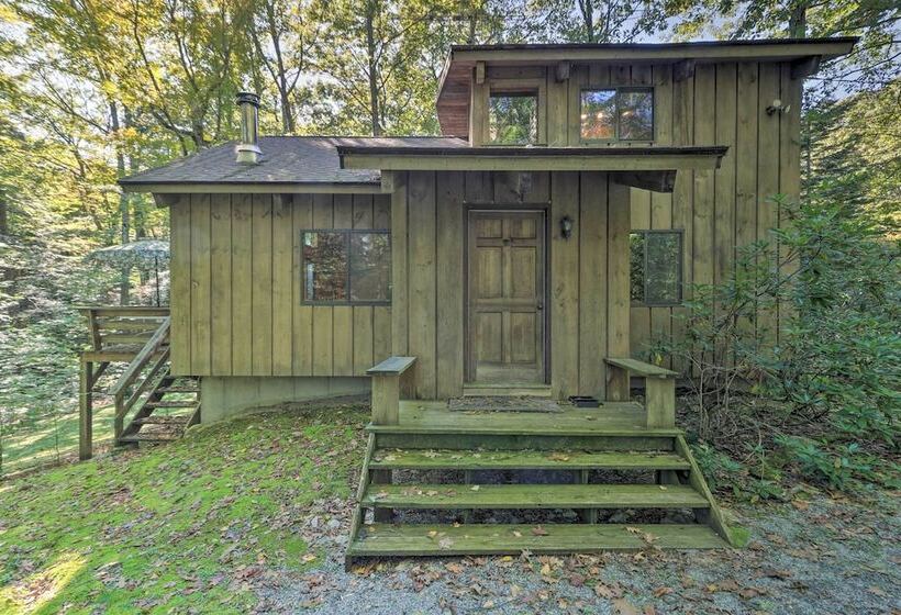 Cabin W/ 3 Acres, Tennis Courts: By 4 Ski Mtns