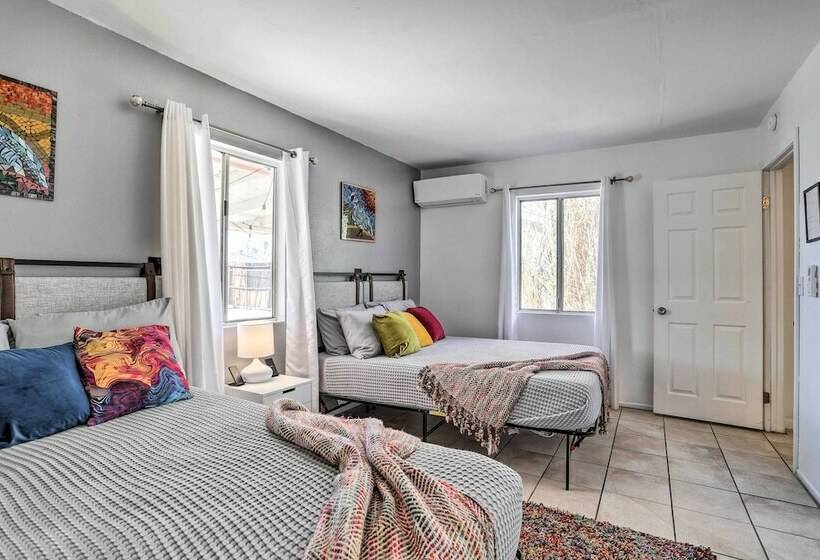 Cali Desert Oasis W/ Hot Tub + Mtn Views!