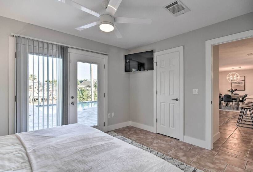 Canal Front Bradenton  Caribbean Retreat  W/ Pool