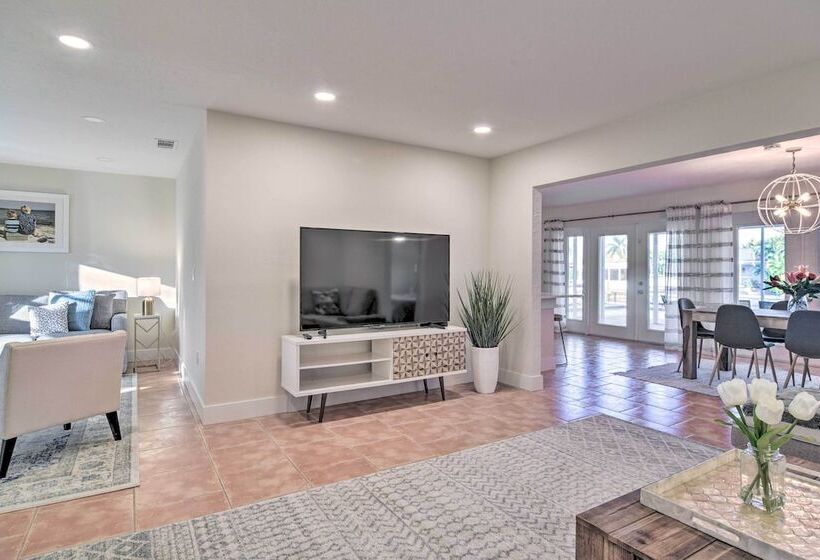 Canal Front Bradenton  Caribbean Retreat  W/ Pool