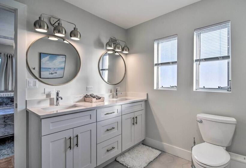 Canal Front Bradenton  Caribbean Retreat  W/ Pool