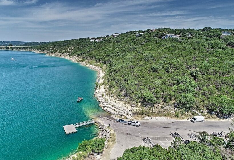 Canyon Lake Home W/ Yard   1/2 Mi To Boat Launch!