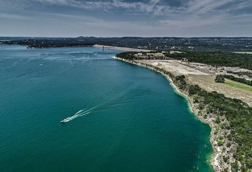 Canyon Lake Home W/ Yard   1/2 Mi To Boat Launch!