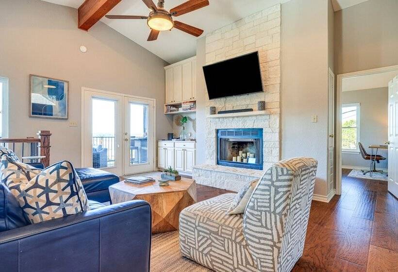 Canyon Lake Retreat W/ Hot Tub, Decks & Lake Views