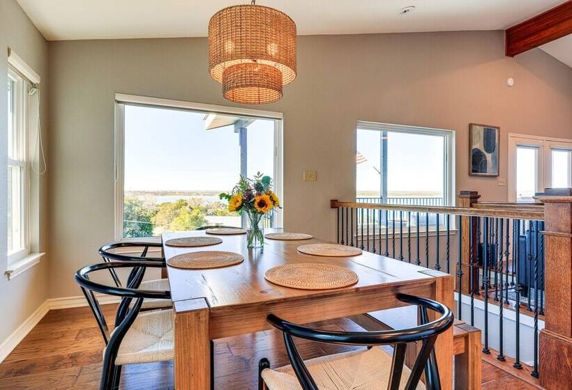 Canyon Lake Retreat W/ Hot Tub, Decks & Lake Views