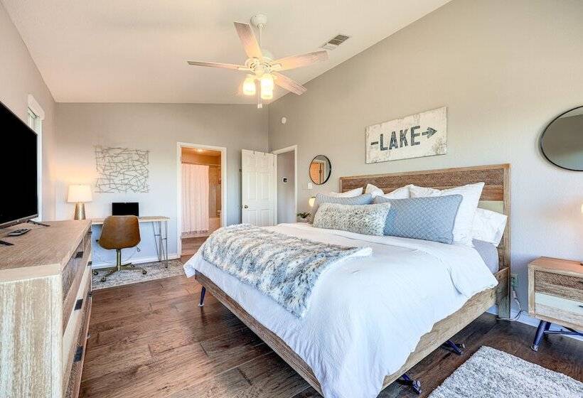 Canyon Lake Retreat W/ Hot Tub, Decks & Lake Views