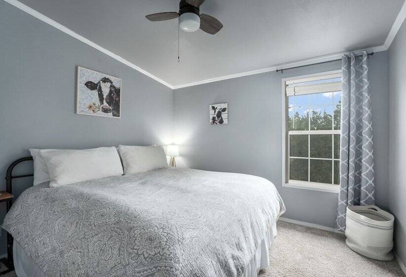 Canyon Lake Retreat W/ Hot Tub, Fire Pit & Grill!