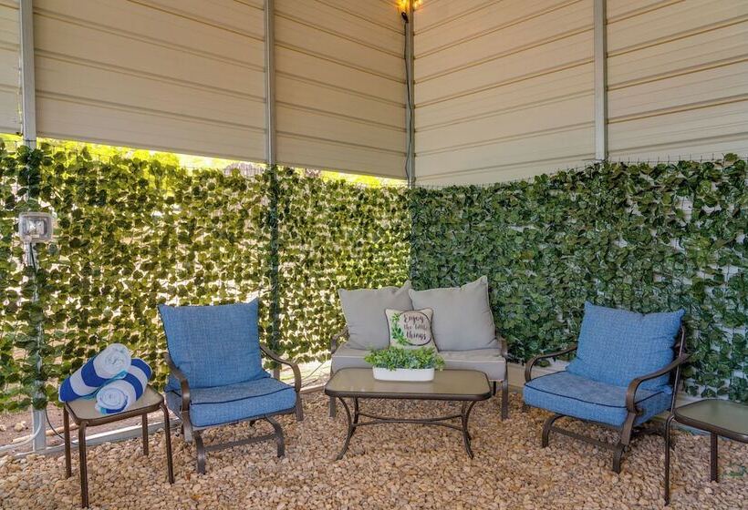 Canyon Lake Retreat W/ Hot Tub, Fire Pit & Grill!