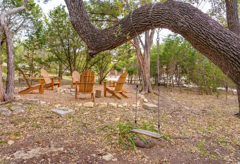 Canyon Lake Retreat W/ Hot Tub, Fire Pit & Grill!