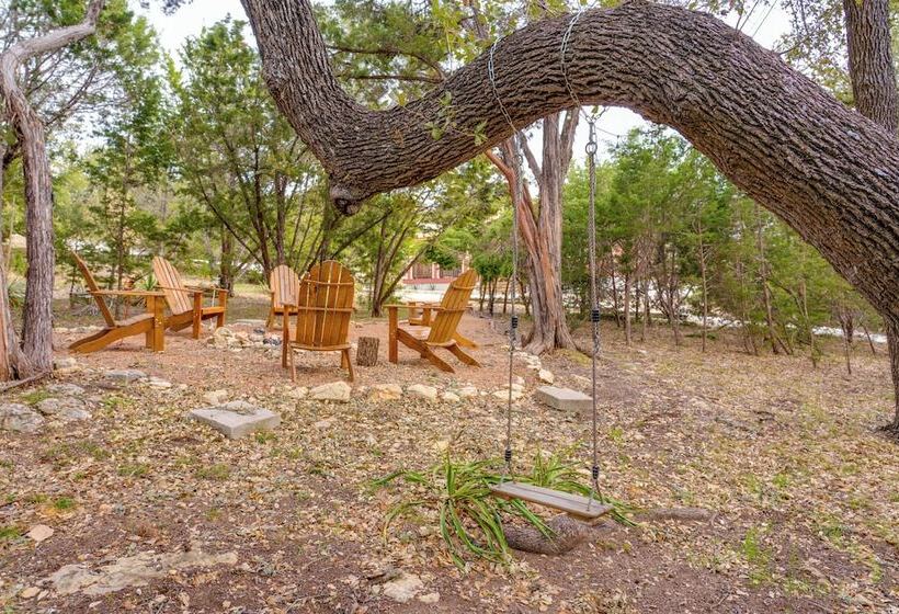 Canyon Lake Retreat W/ Hot Tub, Fire Pit & Grill!