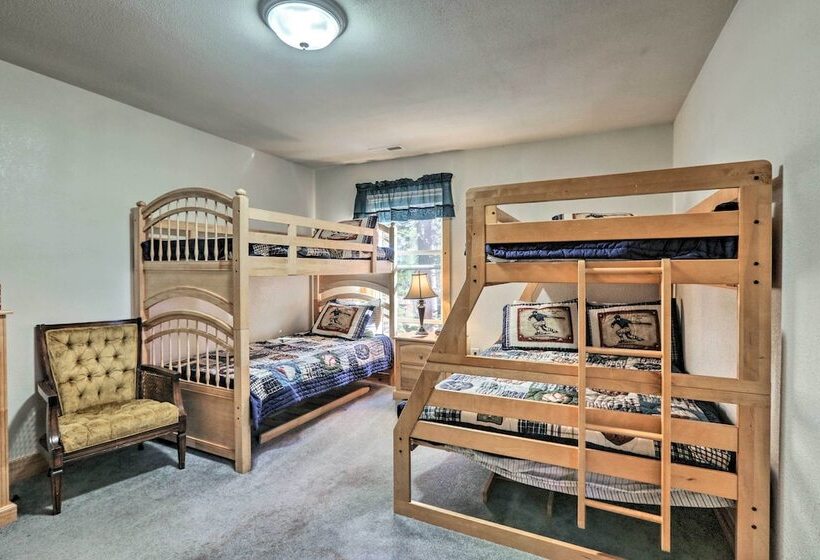 Carnelian Bay Home W/ Hot Tub Near Tahoe Skiing