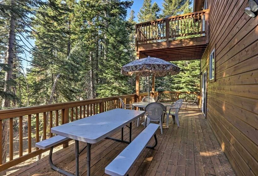 Carnelian Bay Home W/ Hot Tub Near Tahoe Skiing