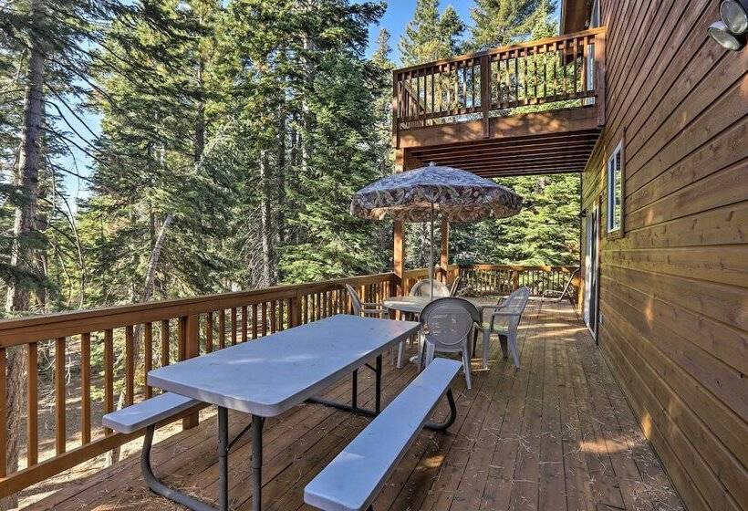 Carnelian Bay Home W/ Hot Tub Near Tahoe Skiing