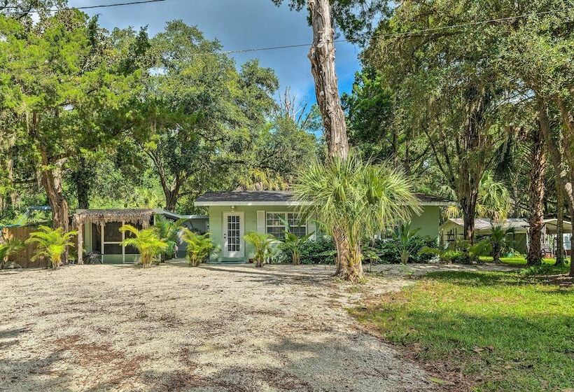 Central Yankeetown Hideaway: Walk To Water!