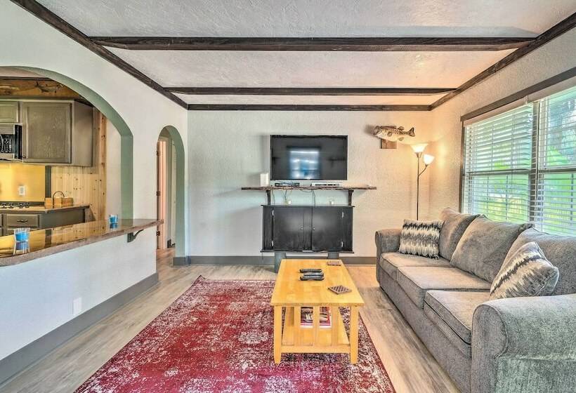 Central Yankeetown Hideaway: Walk To Water!