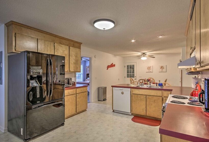 Chapin Home Near Boat Launch & Lake Murray!