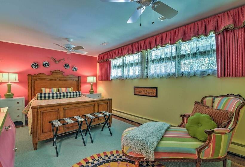 Charming Blue Ridge Cottage W/ Stunning Views!