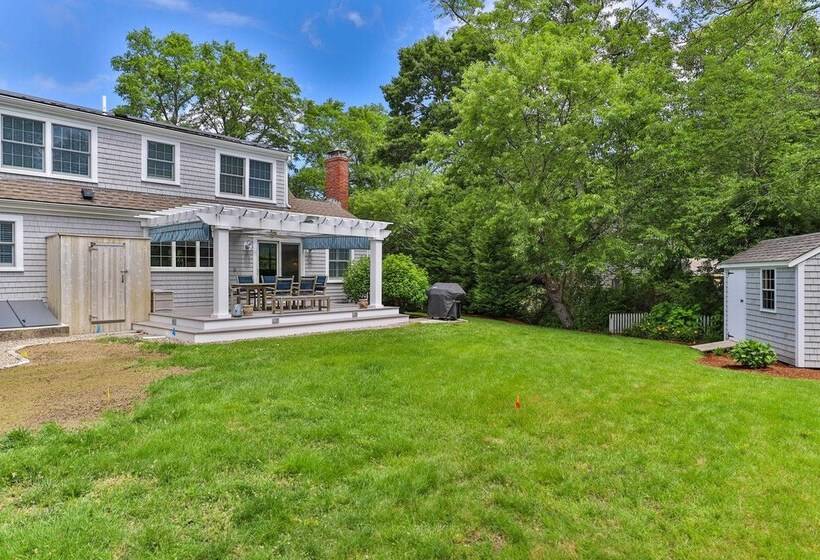 Charming Cottage W/ Deck   Walk To Skaket Beach!