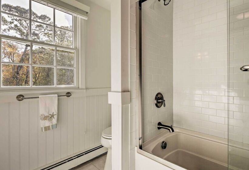 Charming Cottage W/ Deck   Walk To Skaket Beach!