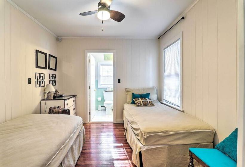 Charming East Falmouth Home W/ Hot Tub!