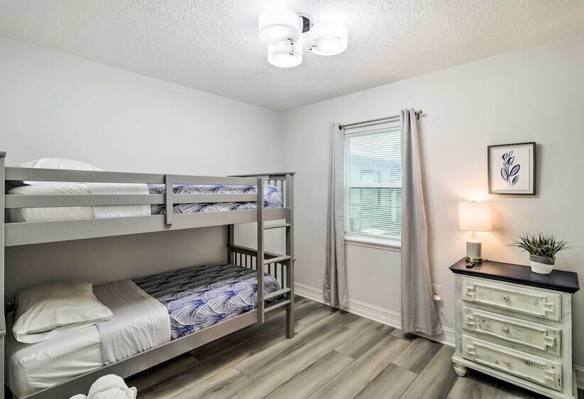 Charming Florida Home, Half Mile To Beach!