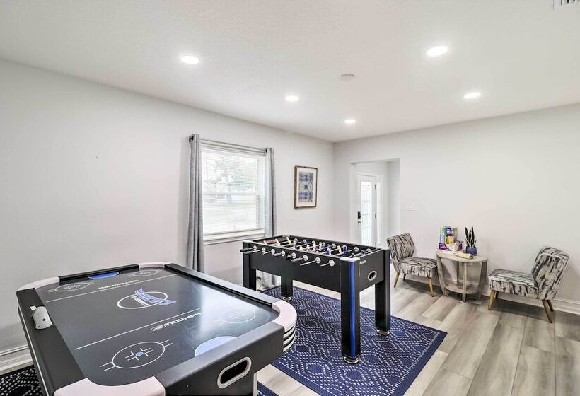 Charming Florida Home, Half Mile To Beach!