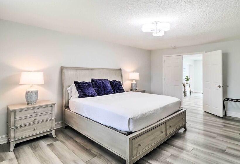 Charming Florida Home, Half Mile To Beach!