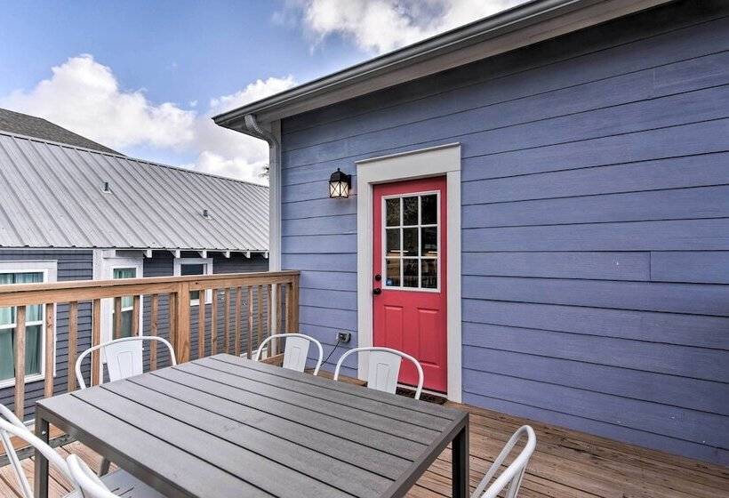 1 Mi To Beach: Coastal Cottage In Galveston