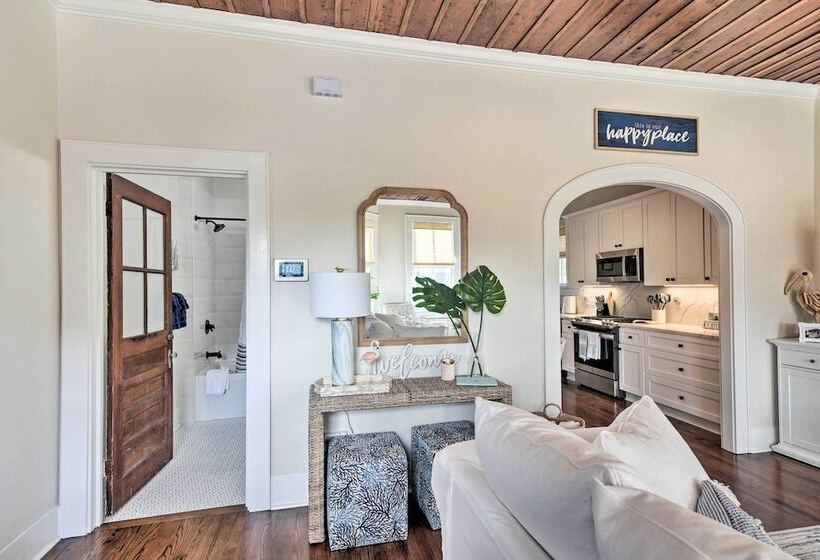 1 Mi To Beach: Coastal Cottage In Galveston