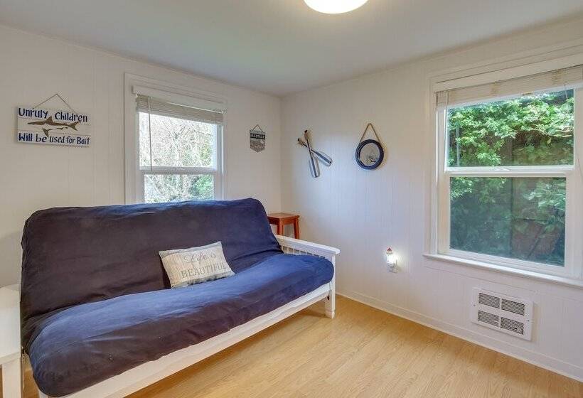 Charming Gold Beach Home < 1 Mi To Rogue River!