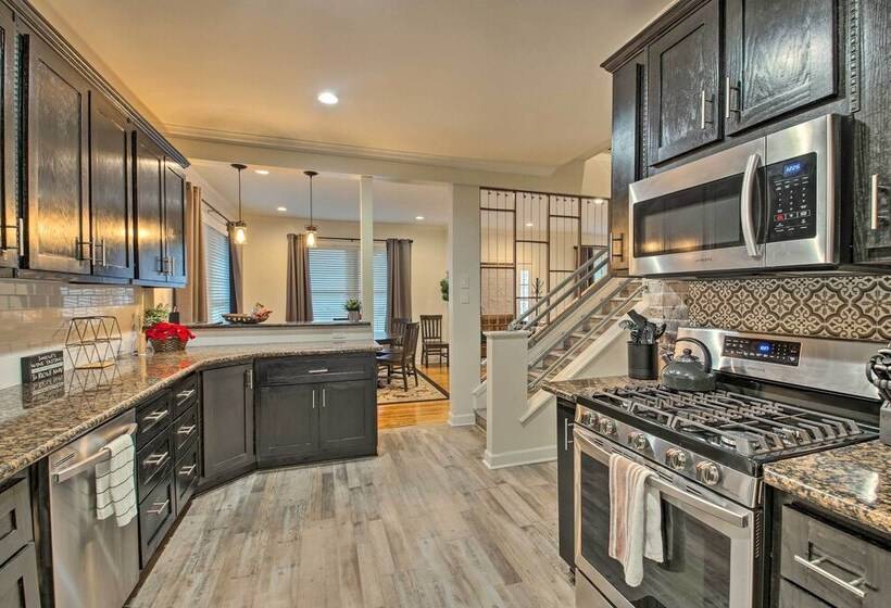 Charming Hot Springs Home W/ Yard ~ 1 Mi To Dtwn!