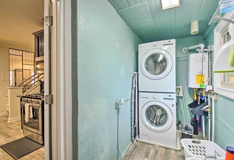 Charming Hot Springs Home W/ Yard ~ 1 Mi To Dtwn!