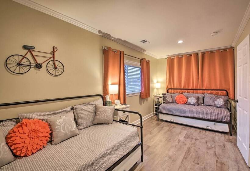 Charming Hot Springs Home W/ Yard ~ 1 Mi To Dtwn!