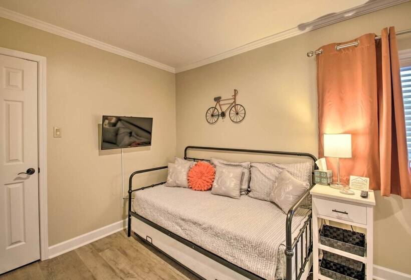 Charming Hot Springs Home W/ Yard ~ 1 Mi To Dtwn!