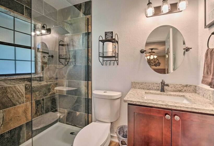 Charming Lake Panasoffkee Abode On 2 Acres!