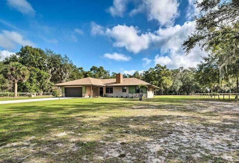 Charming Lake Panasoffkee Abode On 2 Acres!