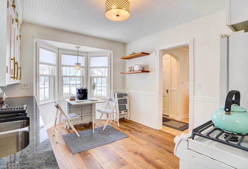 Charming Minneapolis Home < 1 Mi To Lakes!