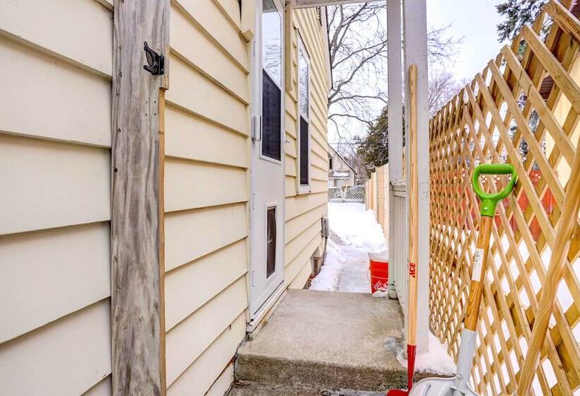 Charming Minneapolis Home < 1 Mi To Lakes!